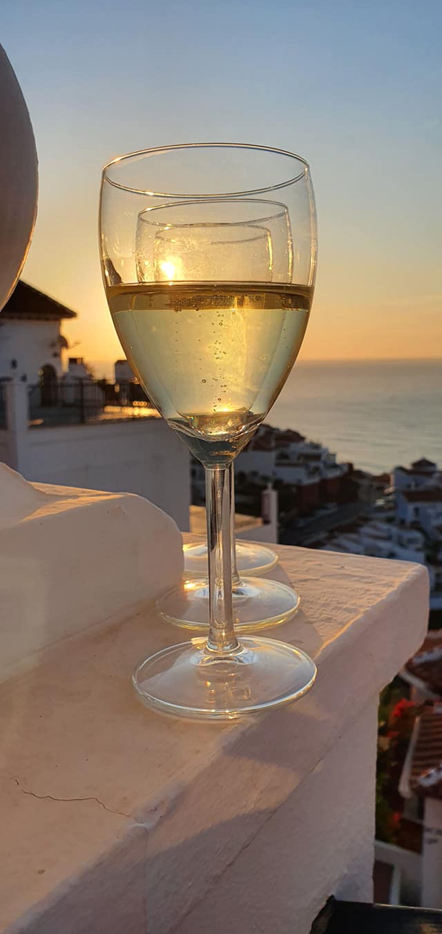 glasses of wine in nerja