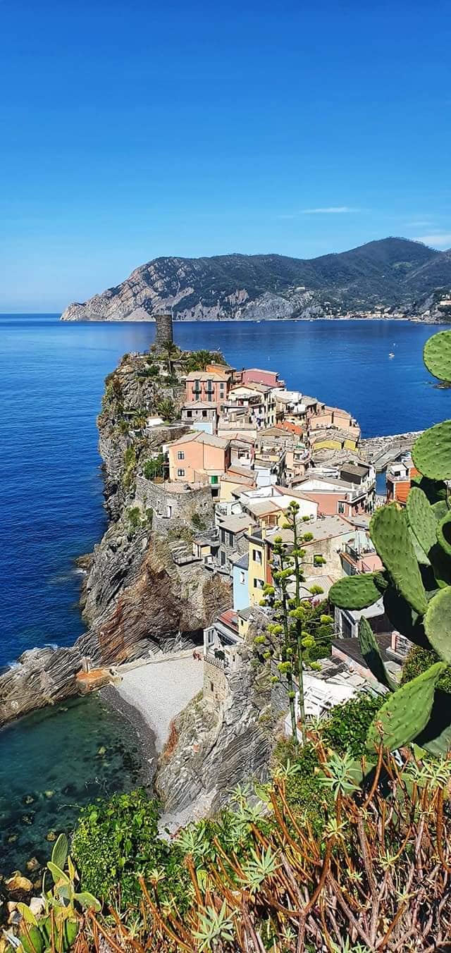 looking back to Vernazza