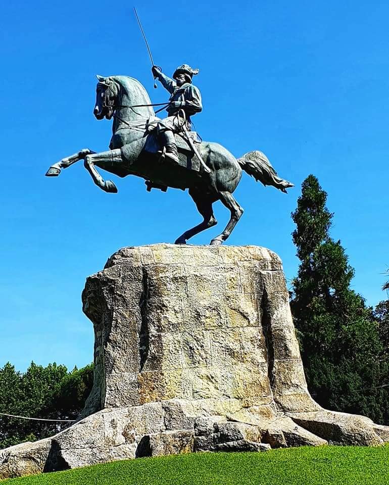 statue to garibaldi