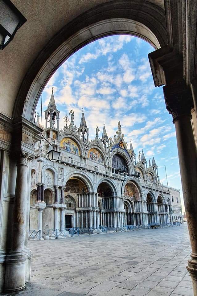 st marks basilica - arch