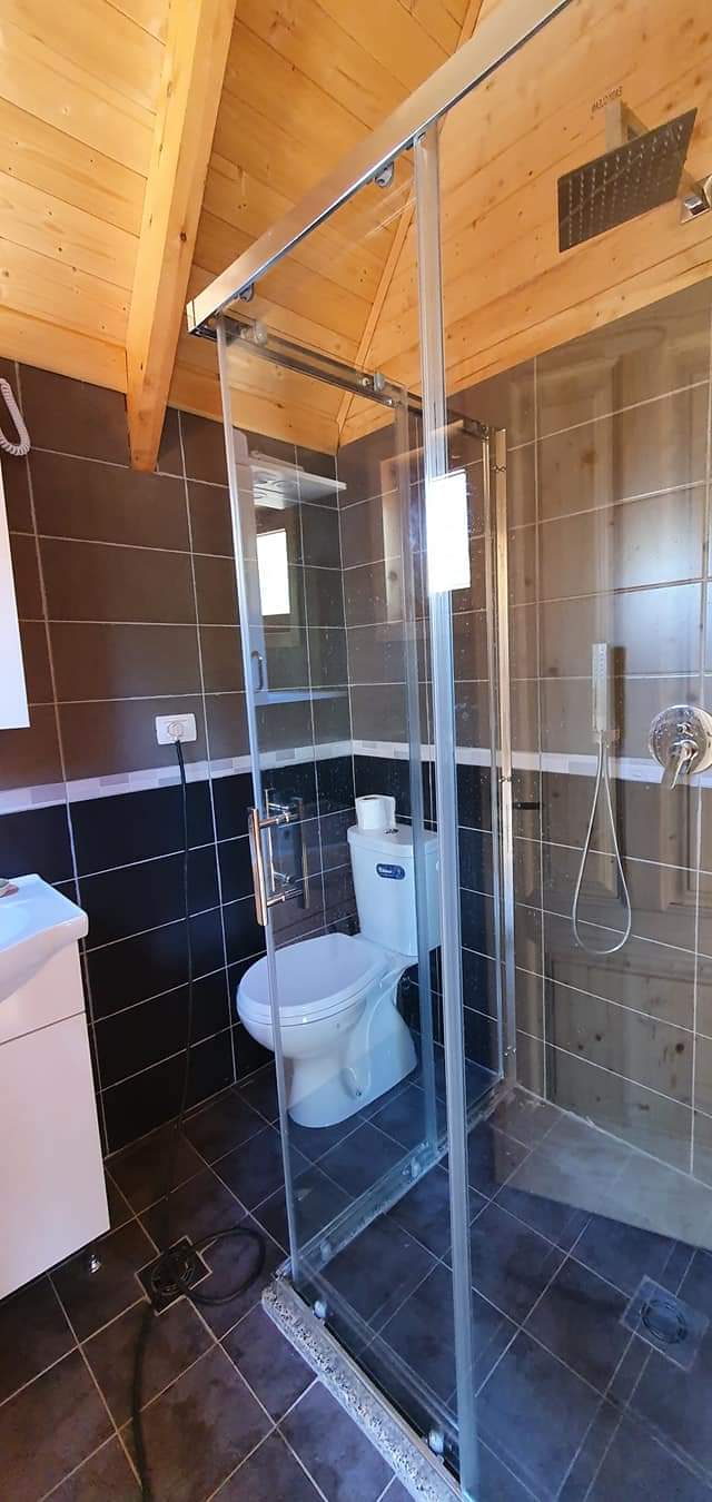 cabin berisha island - bathroom