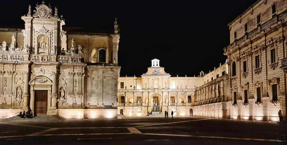lecce cathedral square at night