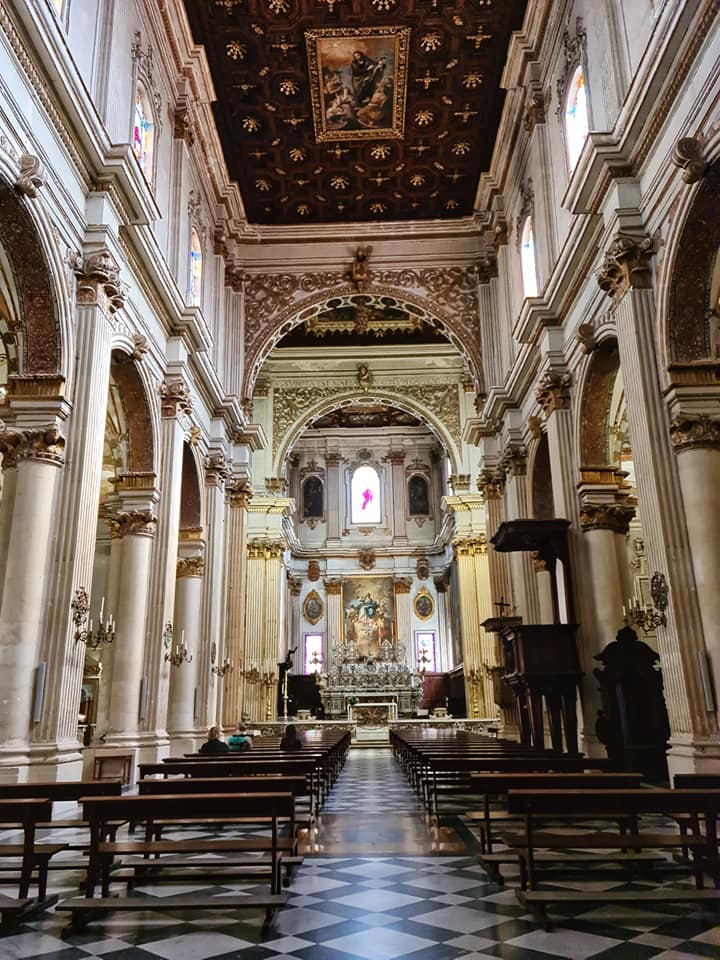 inside lecce cathedral
