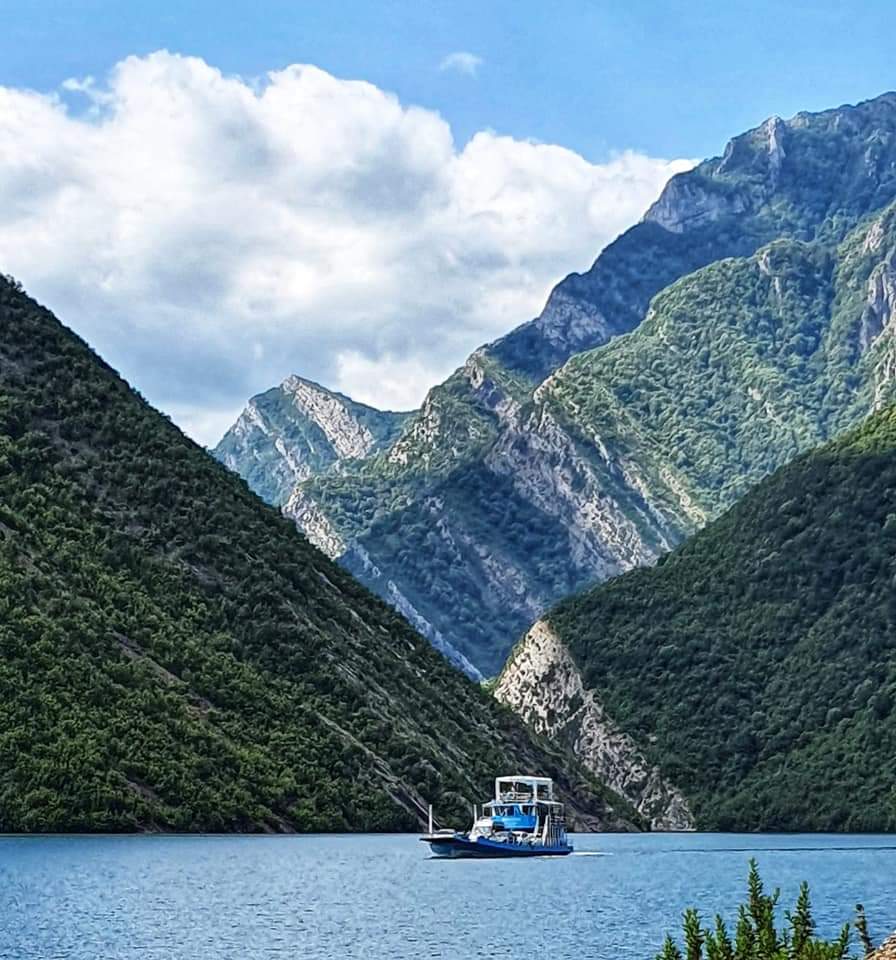komani lake - boat