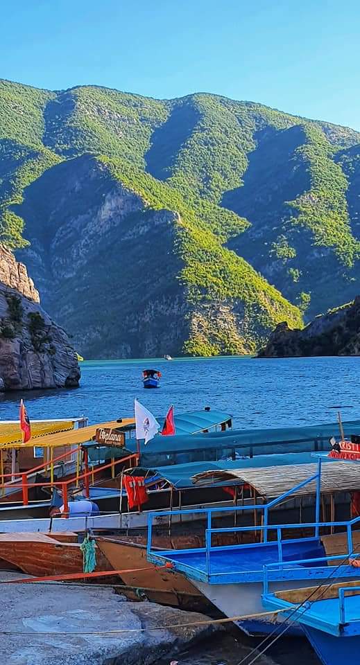 komani lake boats