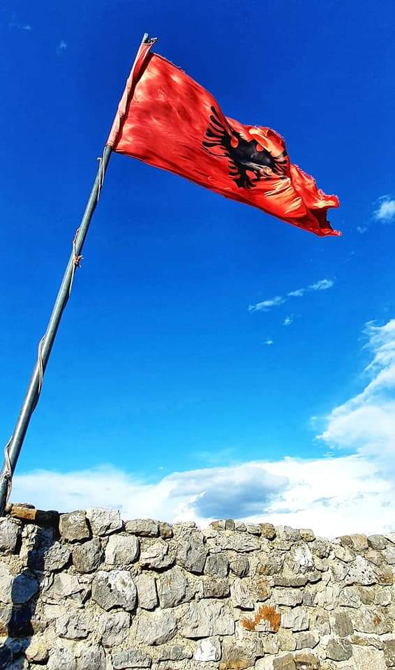 rozafa fortress - flag