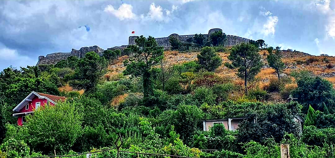 rozafa fortress greenery