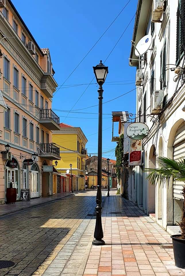 shkoder street lamp