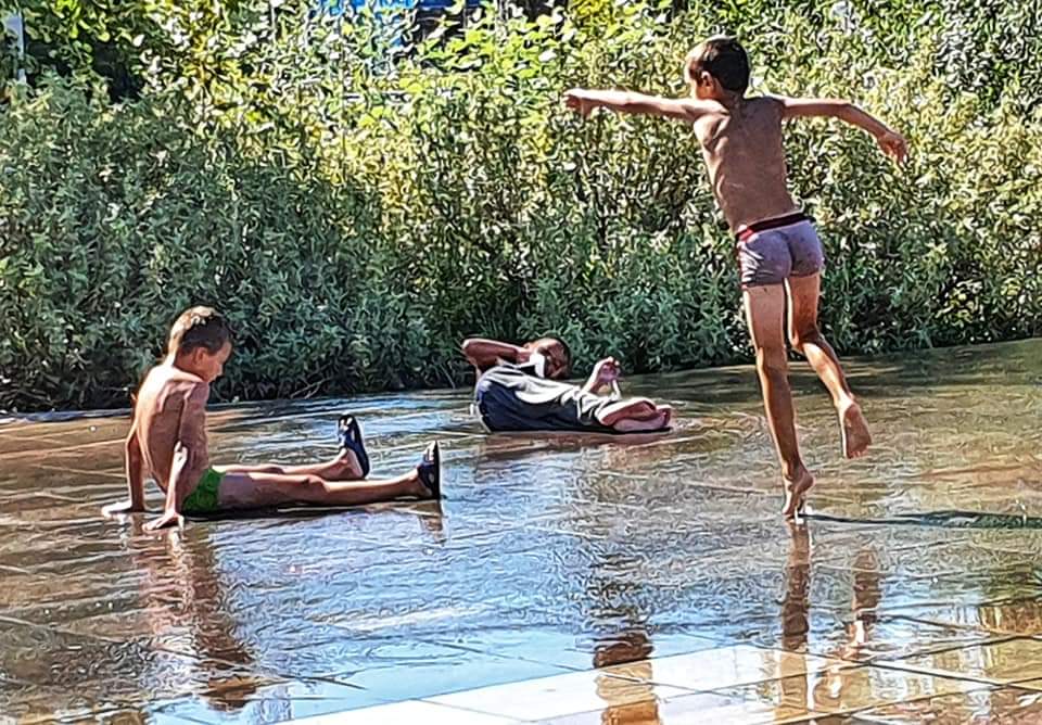 tirana - playing