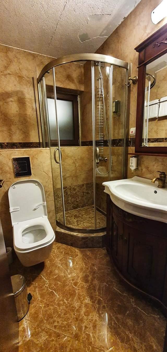bathroom boat hotel