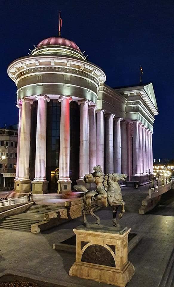 statue of karpos