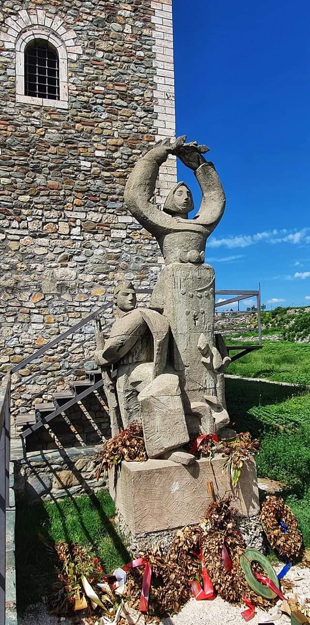statue skopje fortress