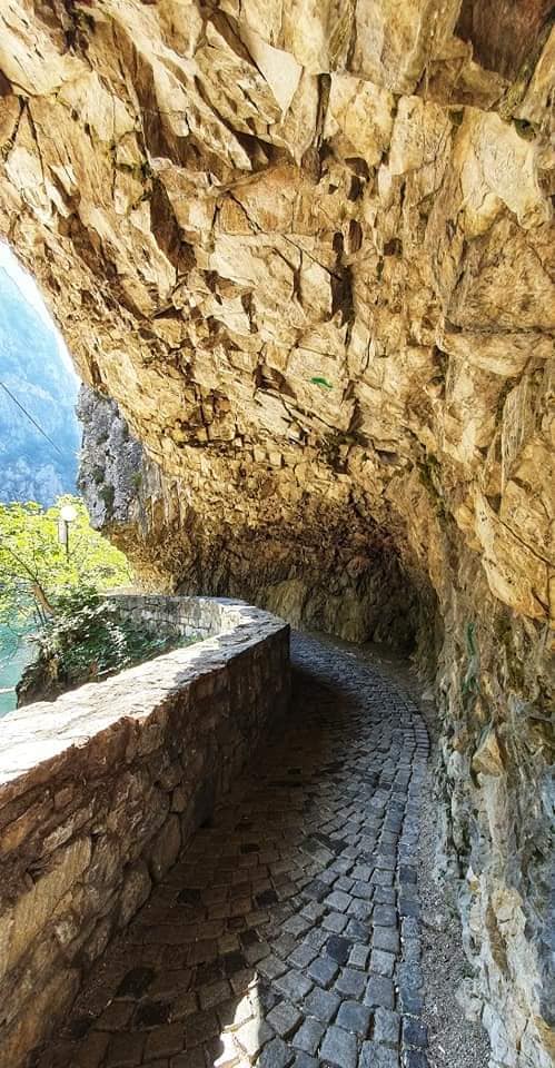 walkway matka canyon