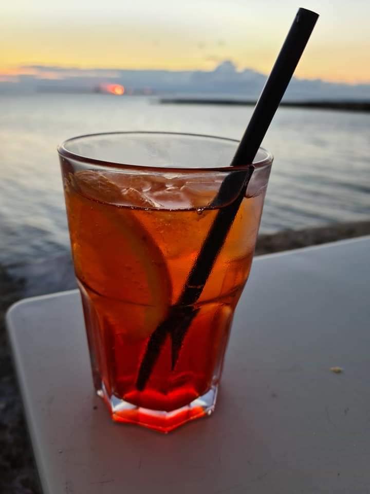 sunset aperol spritz