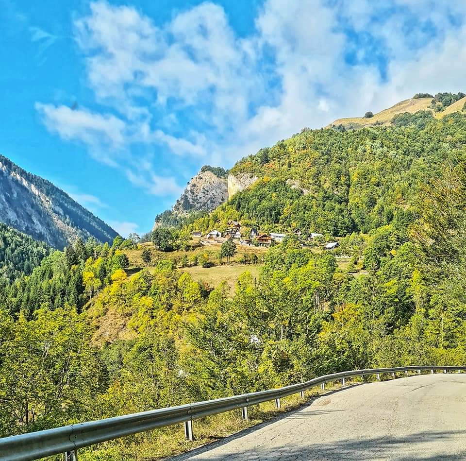 The road through the Rugova canyon