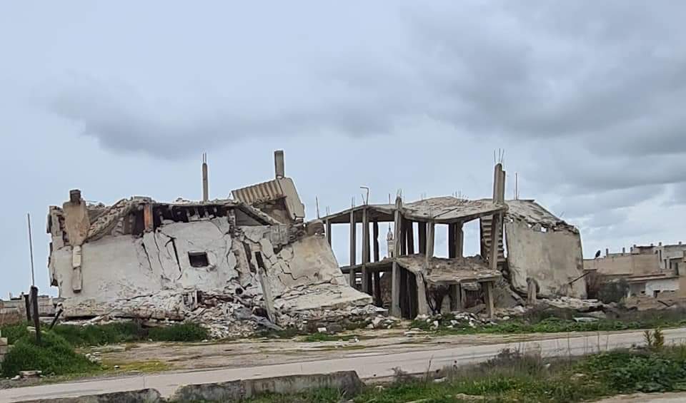A destroyed house on the way to Aleppo, Syria