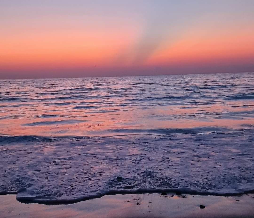 Dawn breaks in Socotra