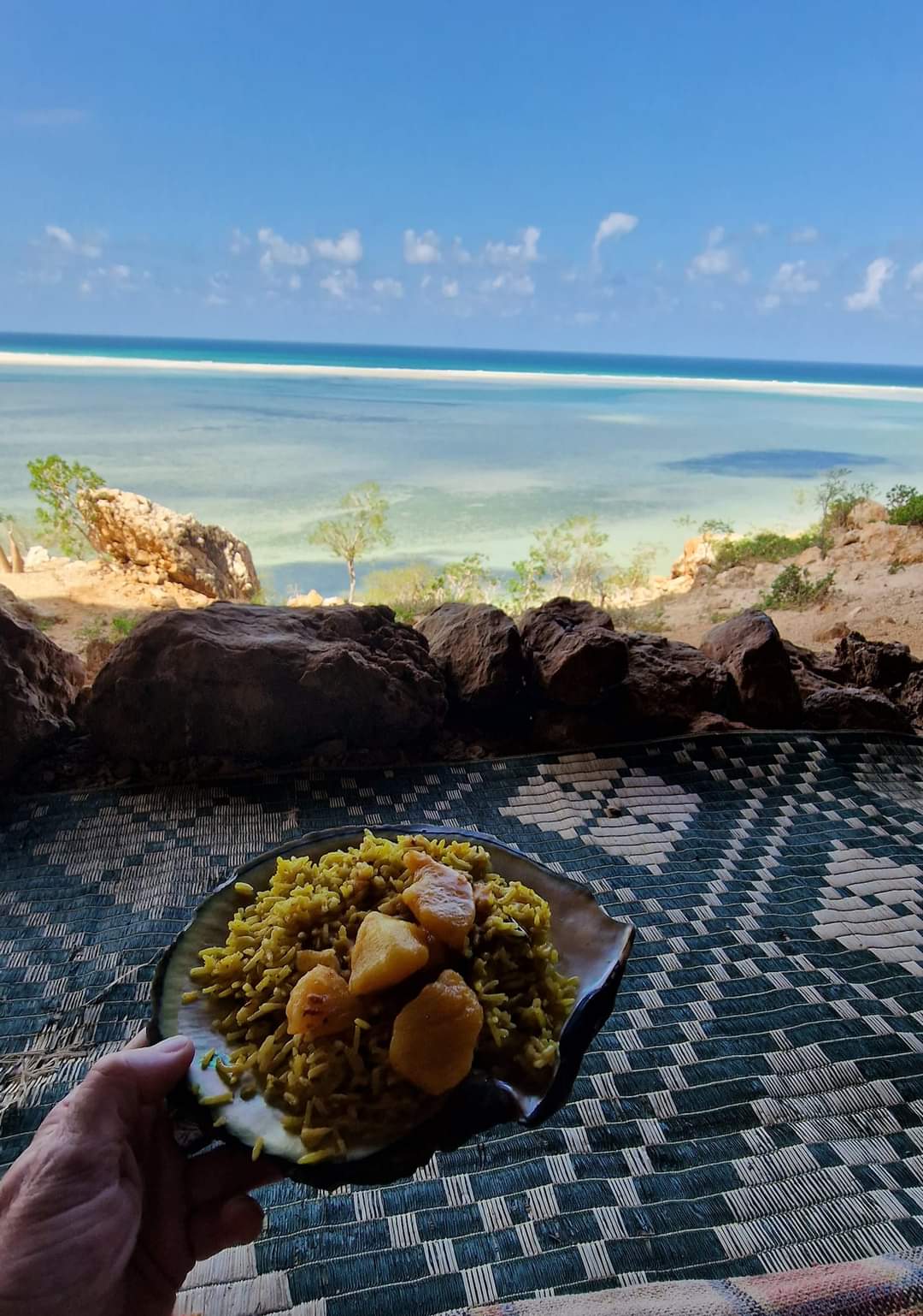 Lunch with a view of Dethwh lagoon in Socotra